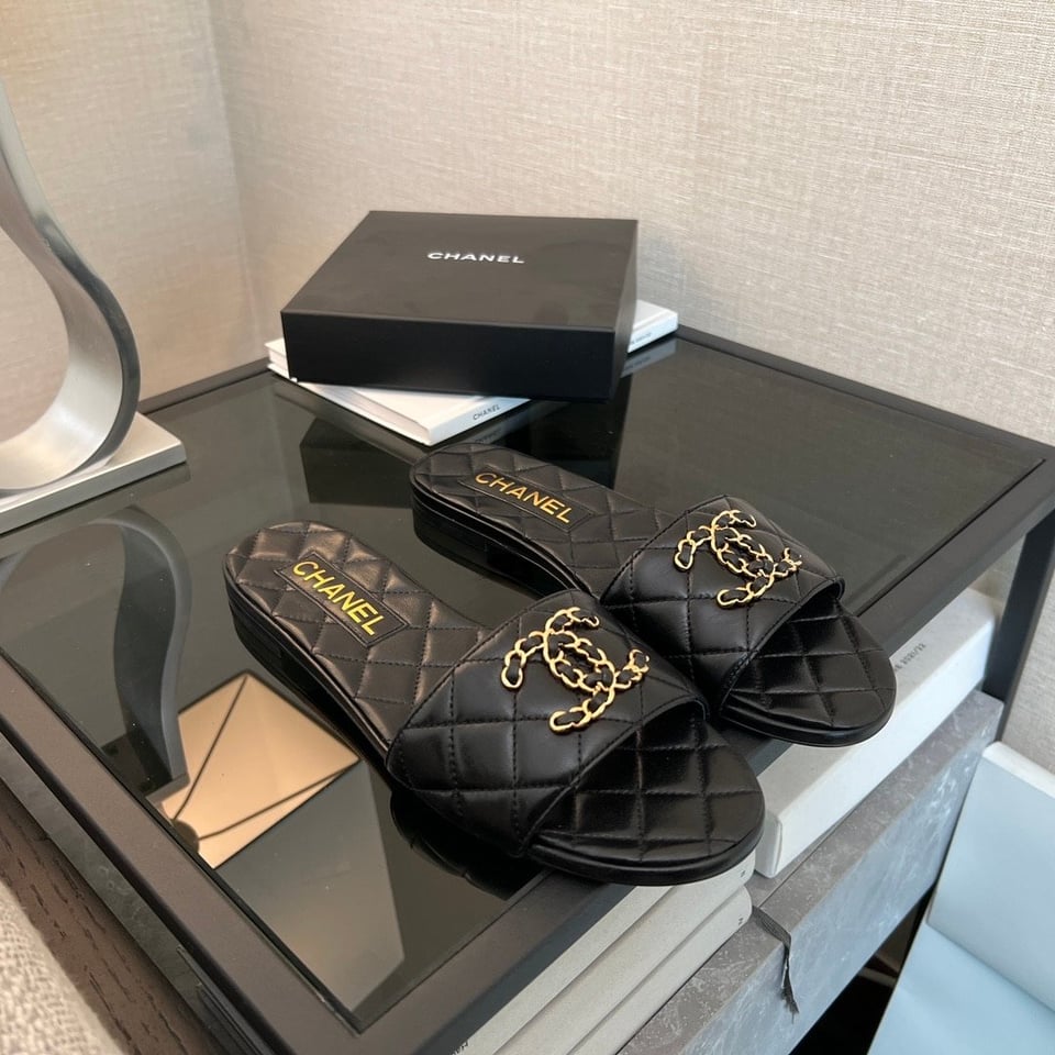 Chanel 23P Quilted Cc Chain Mule Sandal Black G39954 X56940 94305 view 9