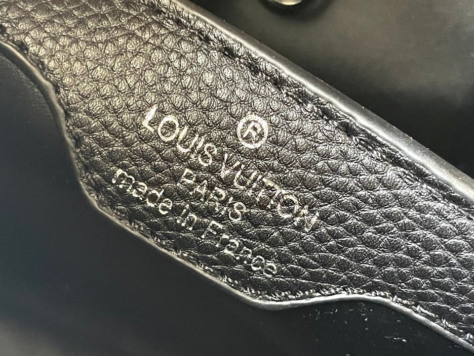 Louis Vuitton X Yayoi Kusama Capucines Black 27Cm M21663 view 3