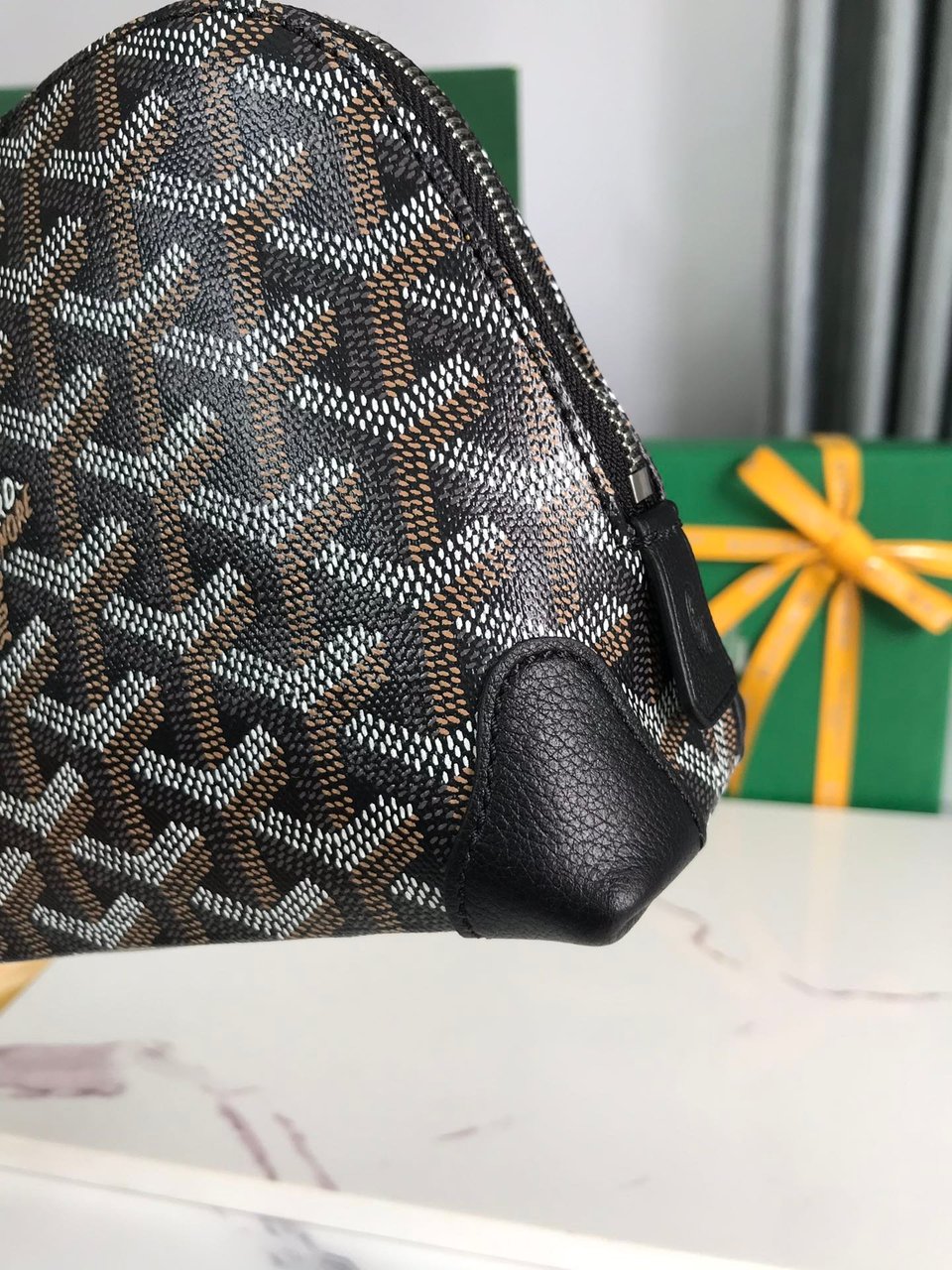 Goyard Vendôme Cosmetic Pouch 17 Cm Black Goyardine Canvas And Calfskin Trim view 6