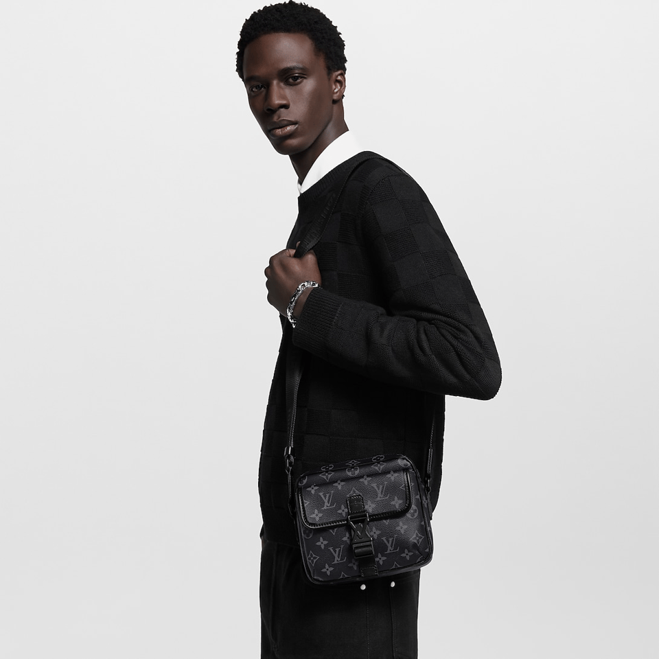 Louis Vuiiton Getaway Messenger Monogram Eclipse Bag Black 20Cm M12518 view 4