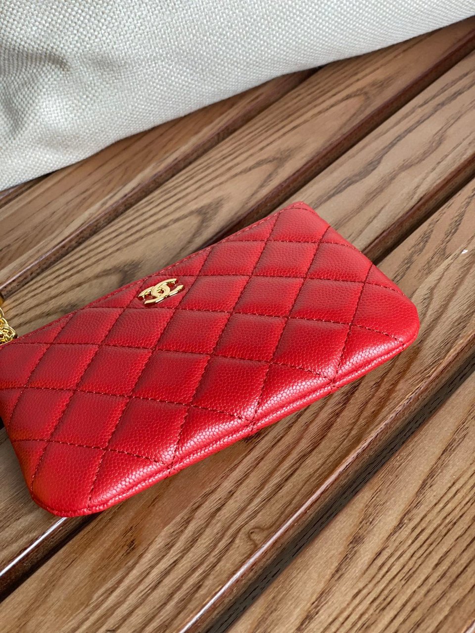 Chanel Zipped Wallet 14Cm Red Caviar Gold Hardware view 7