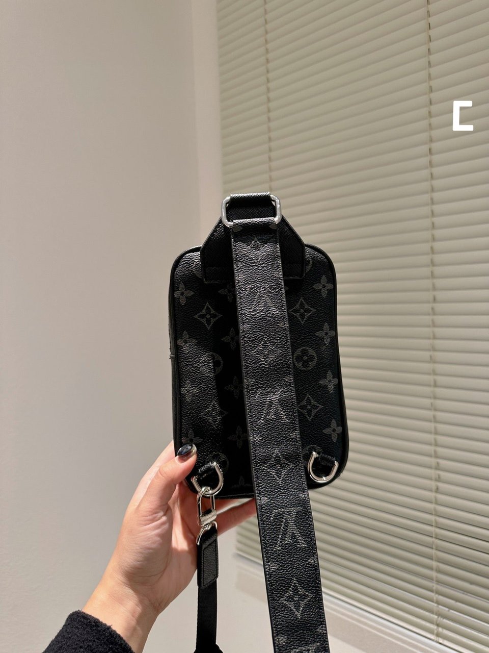 Louis Vuitton Outdoor Slingbag 20Cm Black M30741 view 5