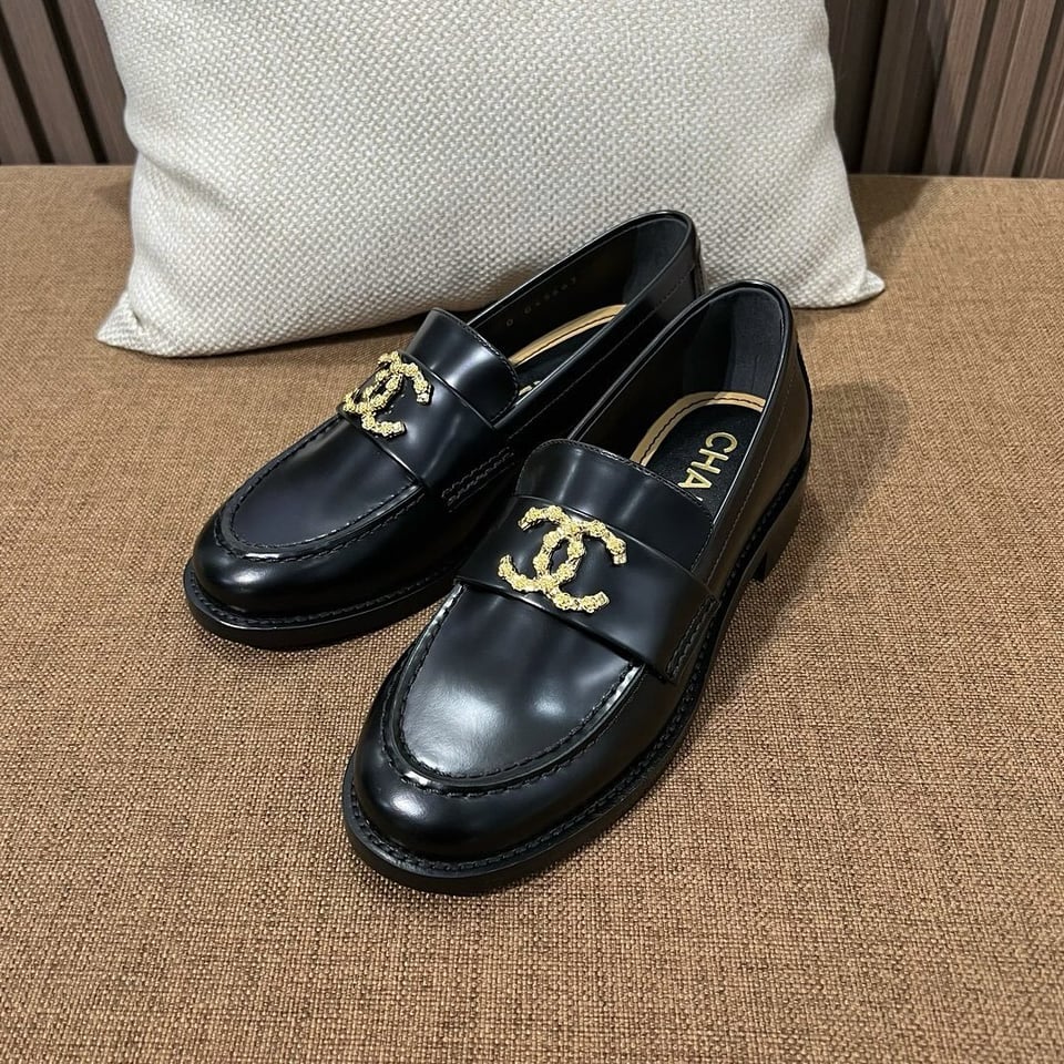 Chanel CC Loafers Black Calfskin with Metal Logo For Women view 9