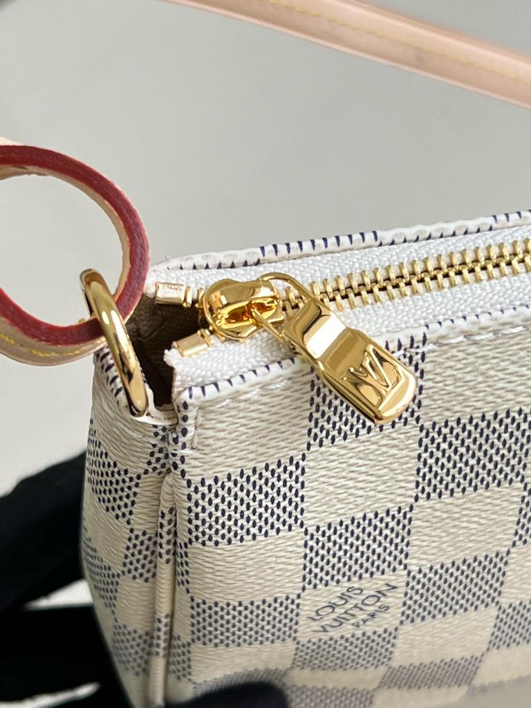 Louis Vuitton Pochette Accessory Bags 22cm N40915 view 7