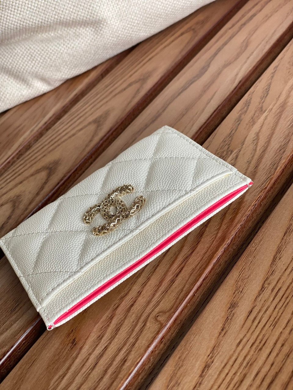Chanel Card Holder 10Cm White Caviar view 3