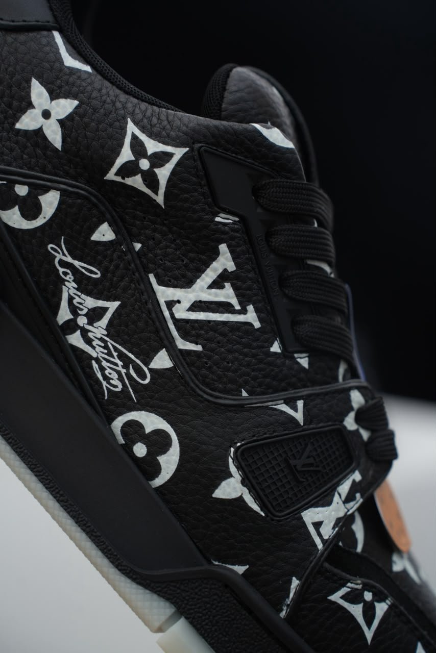 Louis Vuitton Trainer Sneakers Black Calfskin Leather With Monogram 1AKR9M view 11