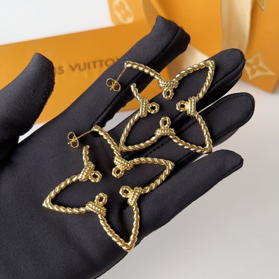 Louis Vuitton Nautical Earrings M01848 view 3