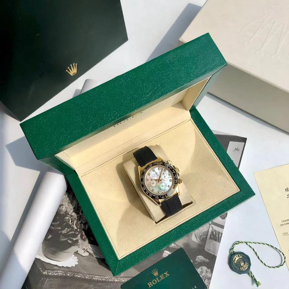 Rolex Cosmograph Daytona Yellow Gold 116518LN-0041 view 9