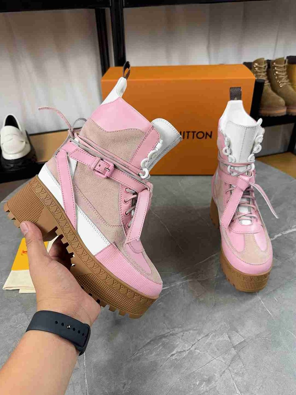 Louis Vuitton Laureate Platform Desert Boot Rose 1Ad23N view 3
