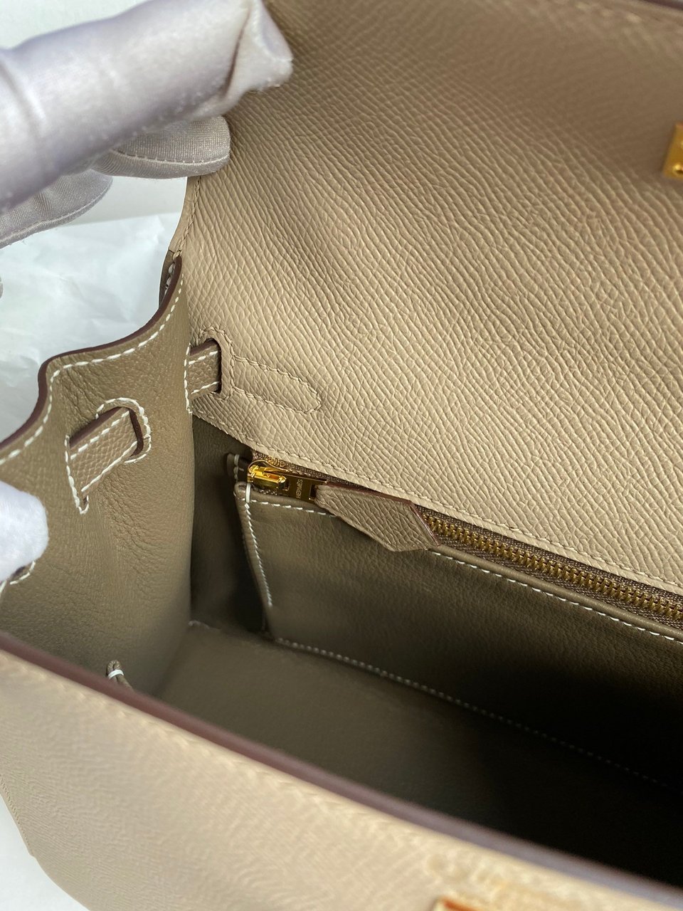 Hermes Kelly 25 Bag In Light Beige Epsom Leather For Women 25cm/10in view 3