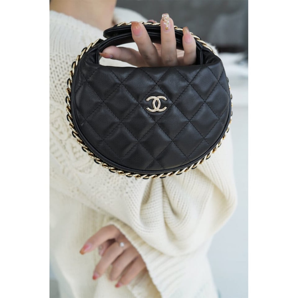 Chanel Lambskin Pouch Black 16cm view 5