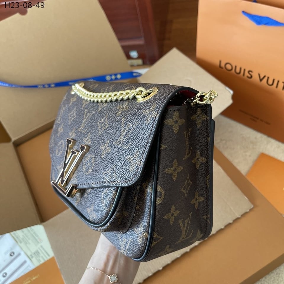 Louis Vuitton Passy Monogram Canvas 23Cm M45592 view 7