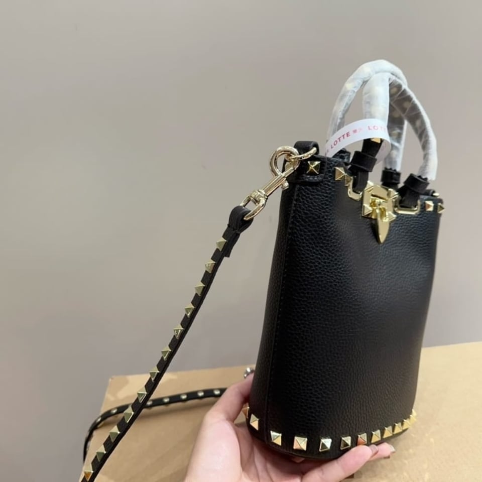 Valentino Rockstud Crossbody Pouch In Grainy Calfskin Black 16Cm 5W2P0W31Vsh 0No view 5