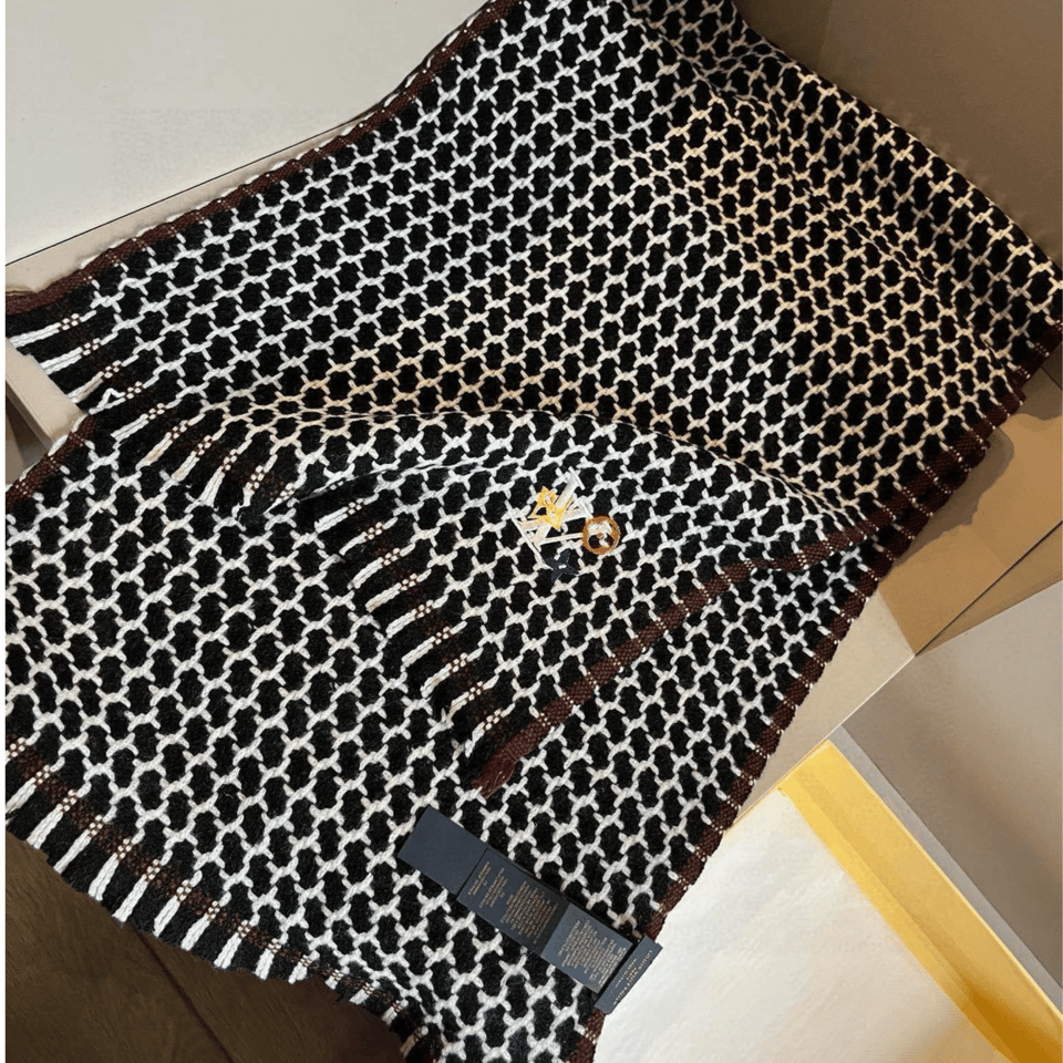 Louis Vuitton Damier Check Cashmere Scarf Black For Women 190cm view 5