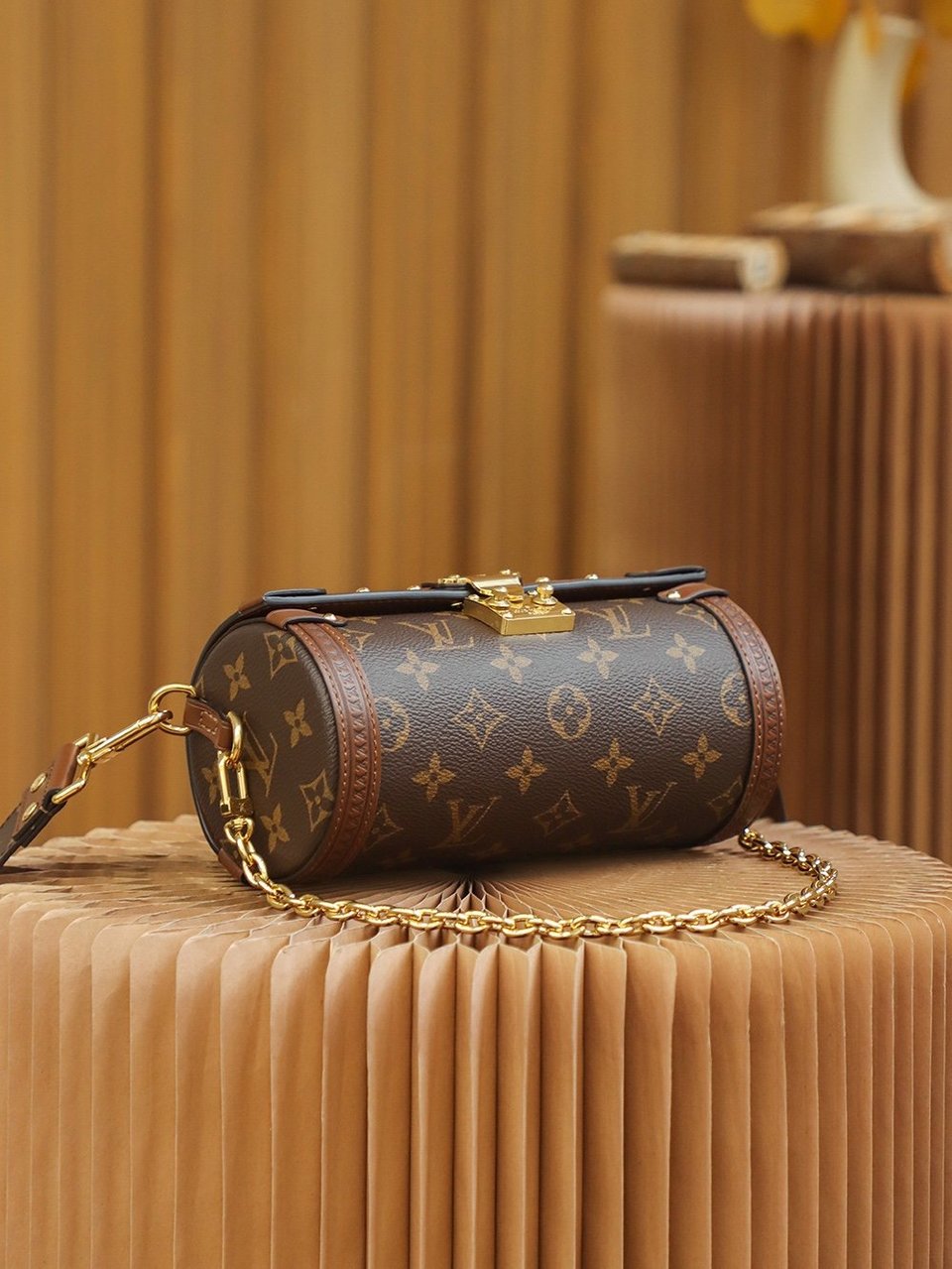 Louis Vuitton Papillon Trunk Monogram M57835 view 7