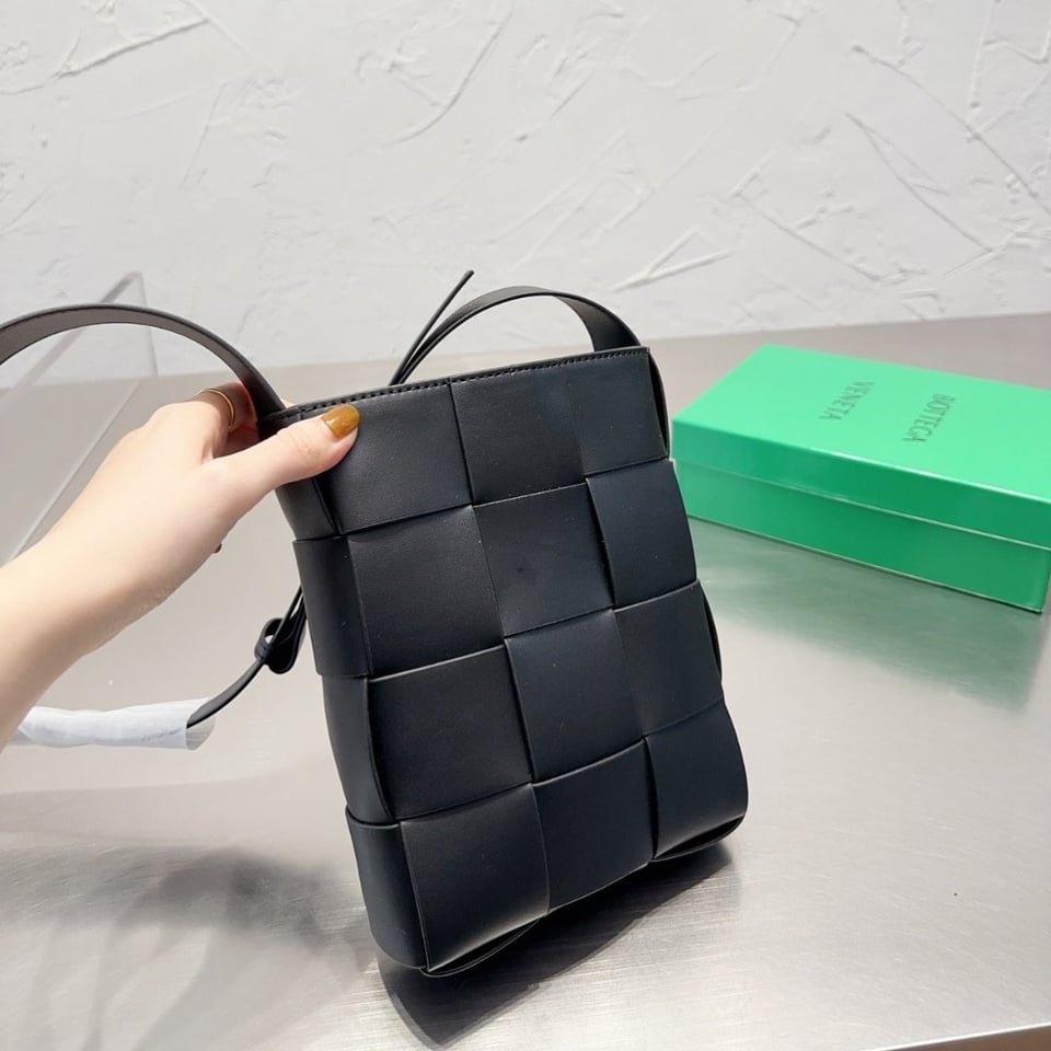 Bottega Veneta Mini Bag 11400 Dkk Black 22Cm view 4