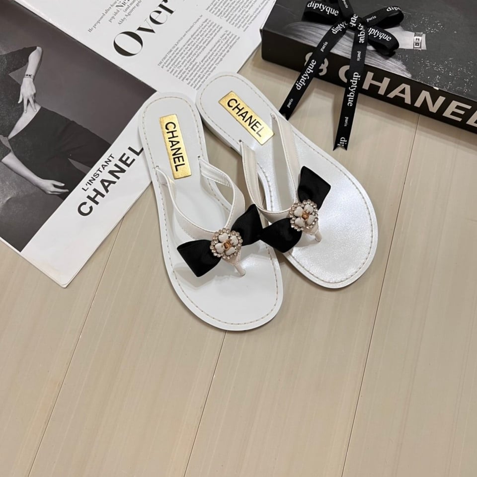 Chanel Thong Slide White Camellia Cc Logo Bow White view 11