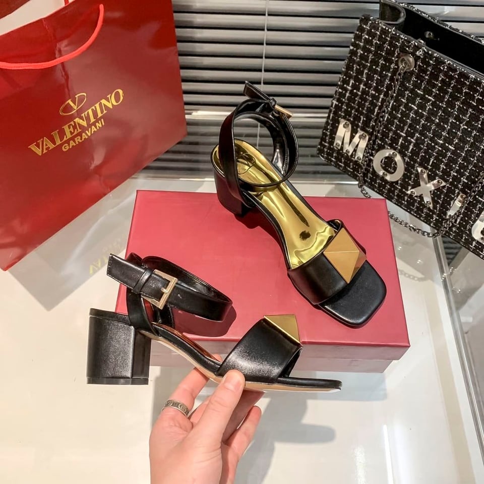 Valentino Garavani One Stud Leather Sandals Black view 8
