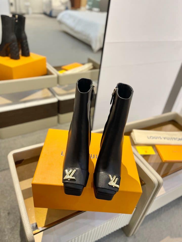 Louis Vuitton Shake Platform Ankle Boot Black 1Acixt view 4