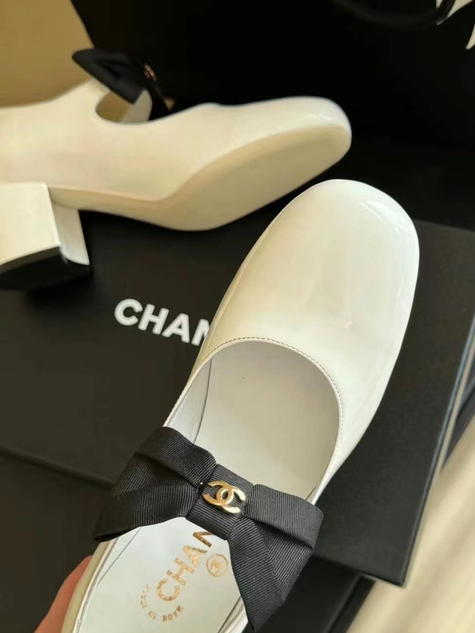 Chanel Mary Janes White And Black G45356 B15113 Nt688 view 6