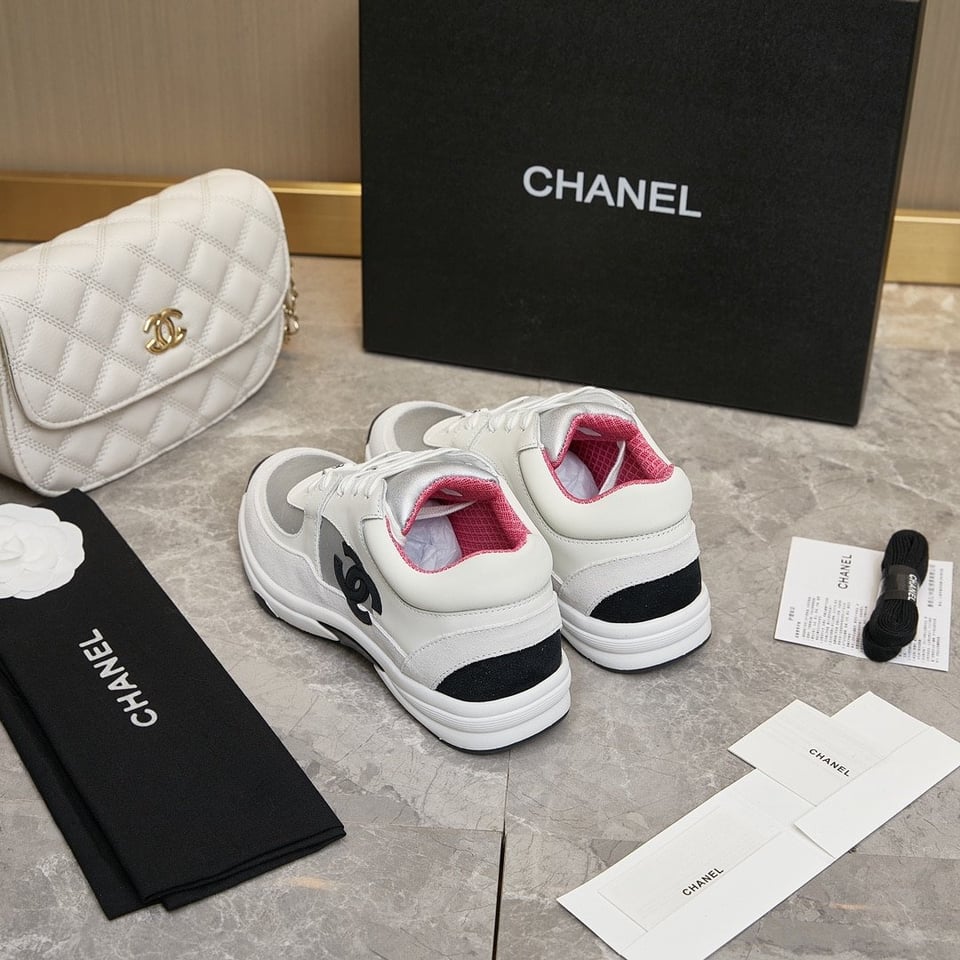 Chanel Suede And Leather Cc Low Top Sneakers White Pink view 3