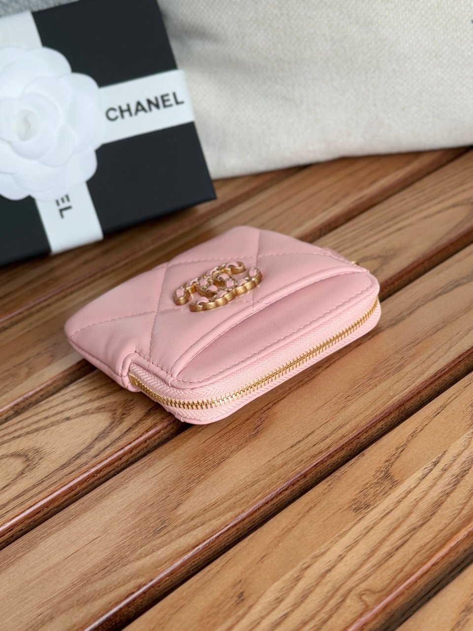 Chanel 19 Zipped Coin Purse 11Cm Pink Lambskin Gold Hardware view 4