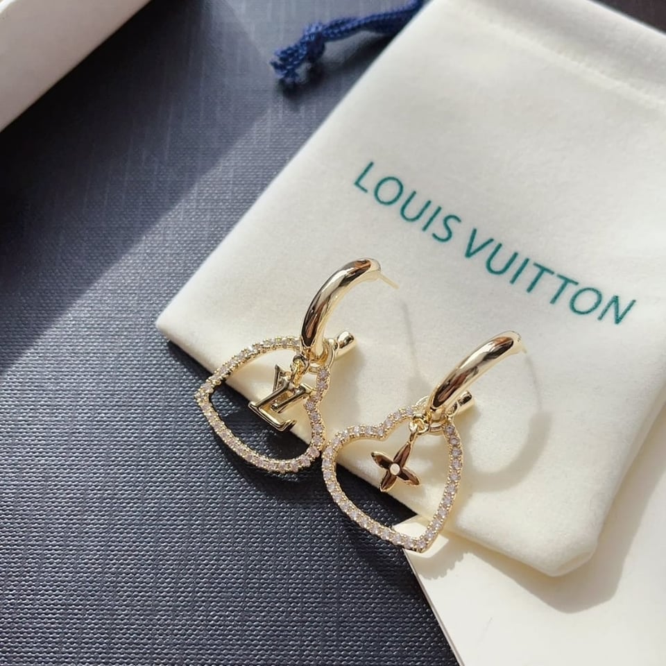 Louis Vuitton Heart Earrings White M02308 view 4