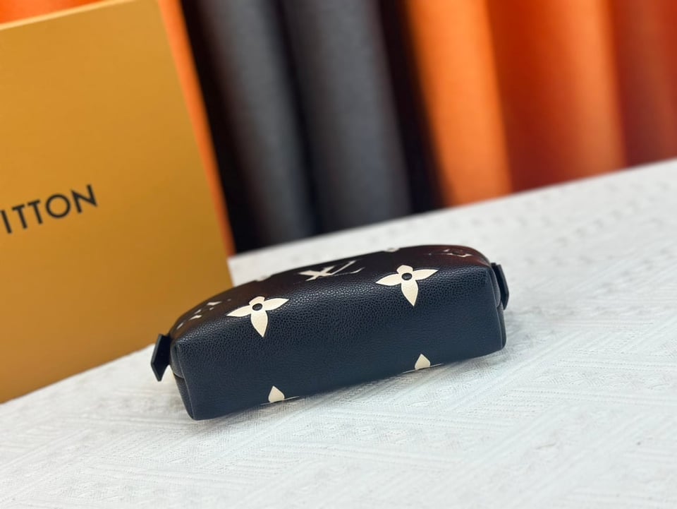 Louis Vuitton Cosmetic Pouch Pm Black 17Cm M59086 view 6