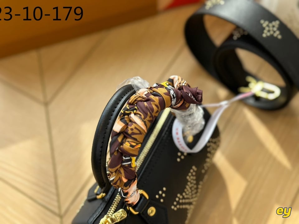 Louis Vuitton Nano Speedy Black 16Cm M46745 view 4
