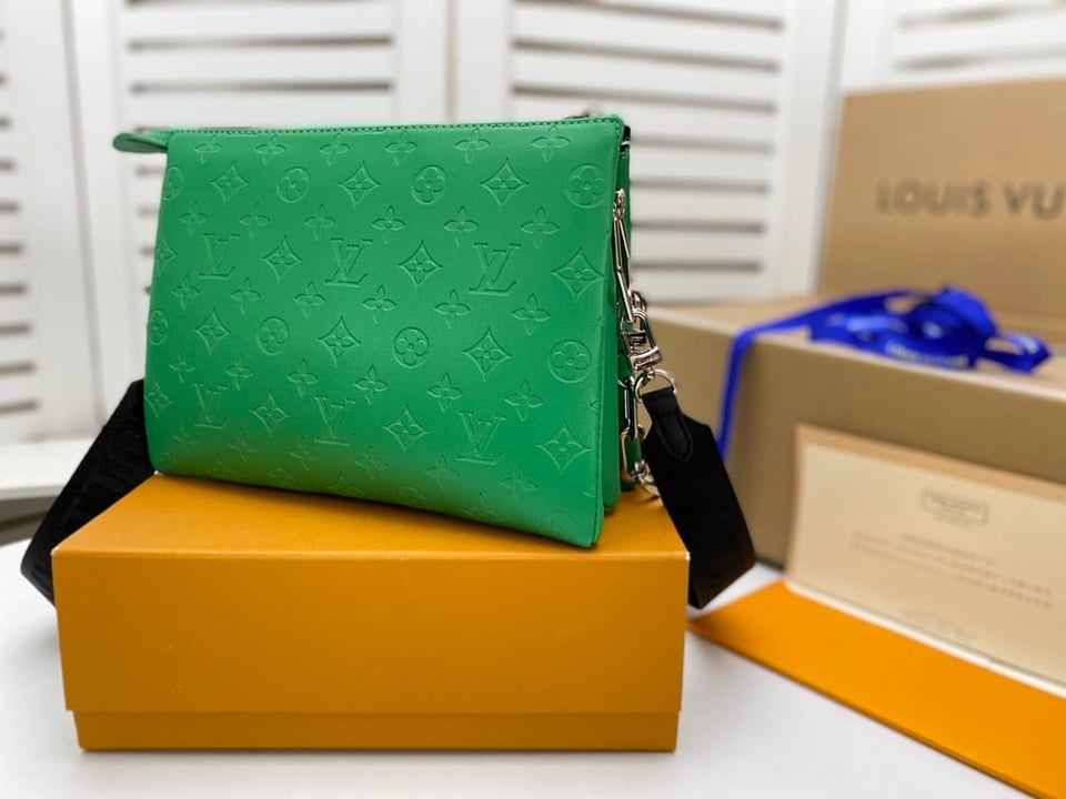 Louis Vuitton Coussin Motion Green 26Cm view 5