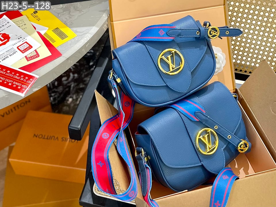 Louis Vuitton Pont 9 Soft Pm Blue 20Cm M58964 view 4