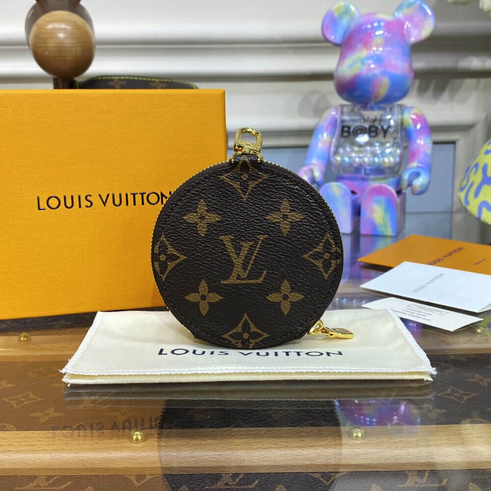 Louis Vuitton Christmas Animation 2022 Round Coin Purse Blue view 4