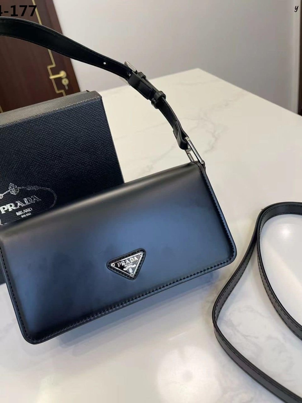 Prada Brushed Leather Prada Femme Bag Black 22Cm view 3