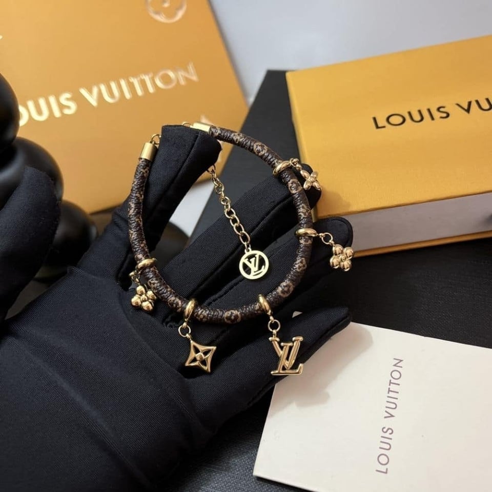 Louis Vuitton Lv Blooming Bracelet M8433Z view 3