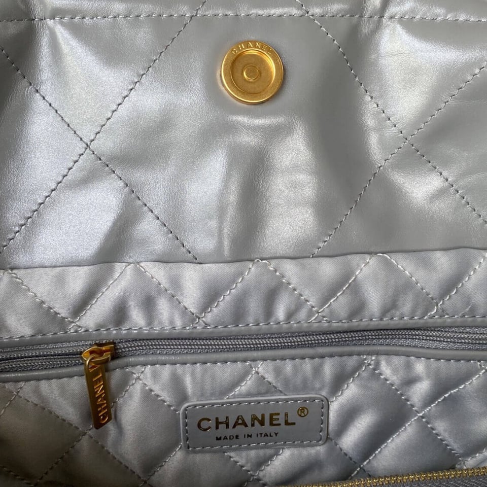 Chanel 22 Small Handbag Shiny Calfskin Grey With logo Gold view 9