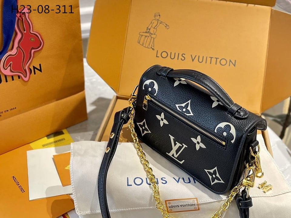 Louis Vuitton Pochette M Tis East West Bag Black Beige 21Cm M46596 view 5