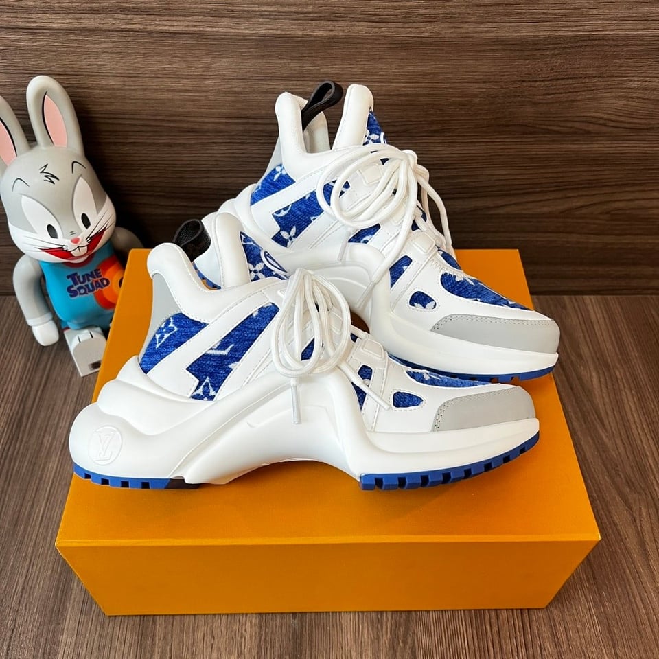 Louis Vuitton Archlight Sneaker Blue 1Aacts view 3
