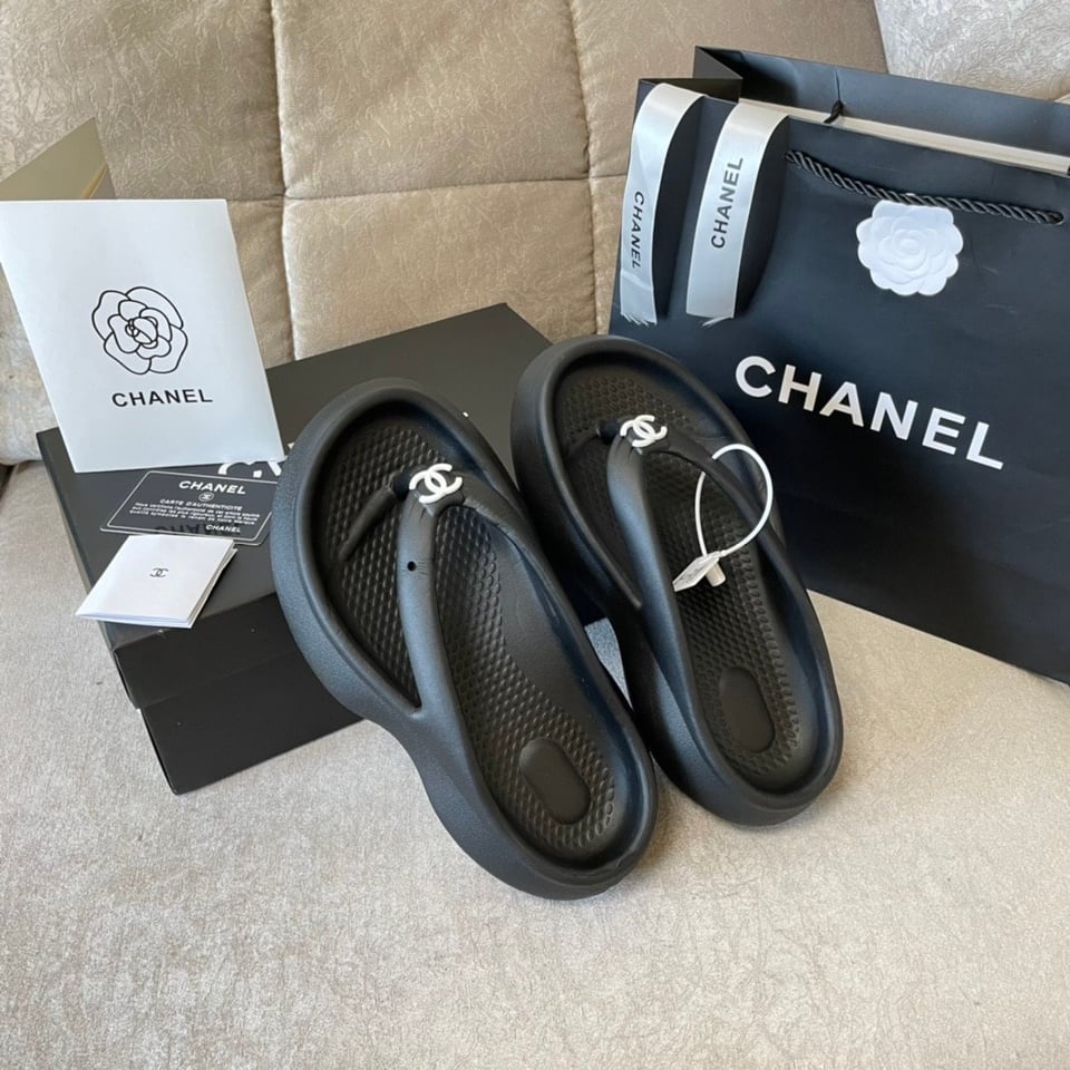 Chanel Flip Flop Sandals Black view 3