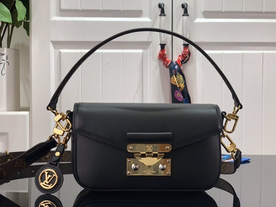Louis Vuitton Swing 24Cm Black view 10