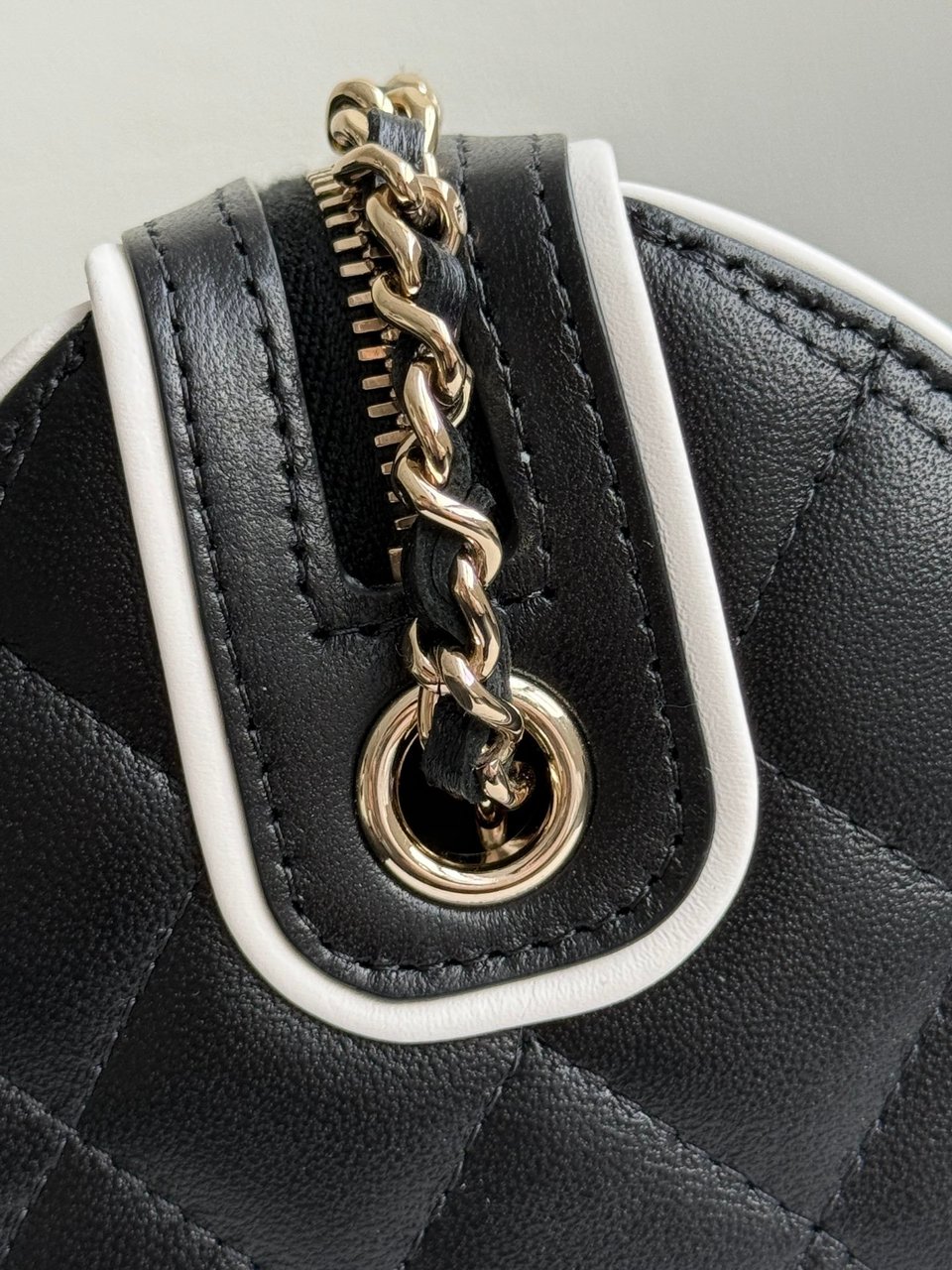 Chanel Spring Summer 2025 Pre-collection Clutch With Chain Lambskin Black 18.5cm/ 7.3inches view 10