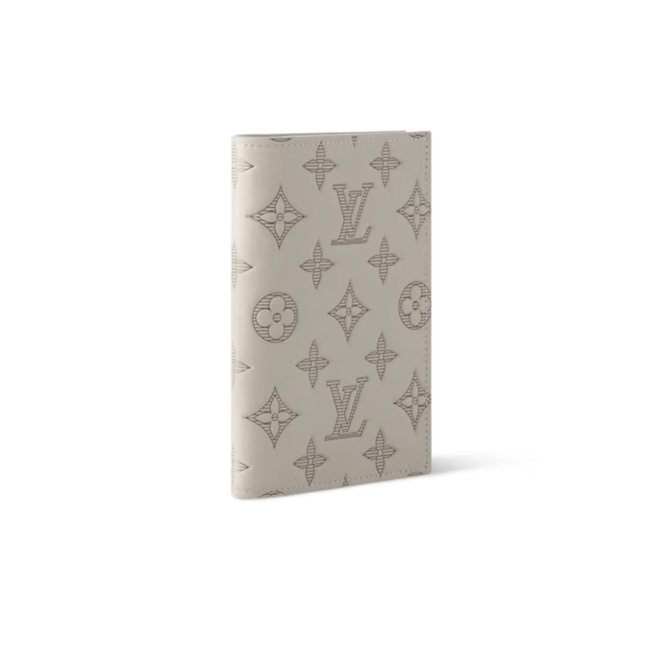 Louis Vuitton Sand Passport Cover For Women 10cm M14798 view 3