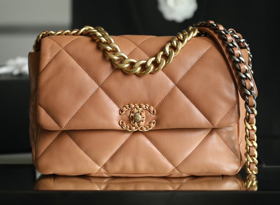 Chanel 19 Quilted Handbag Light Grey 30Cm view 5
