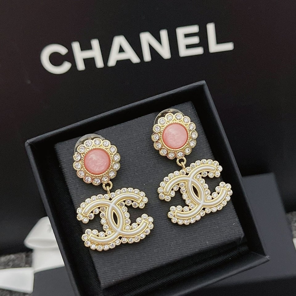 Chanel Metal And Strass Earrings Glass Pearl Gold view 5