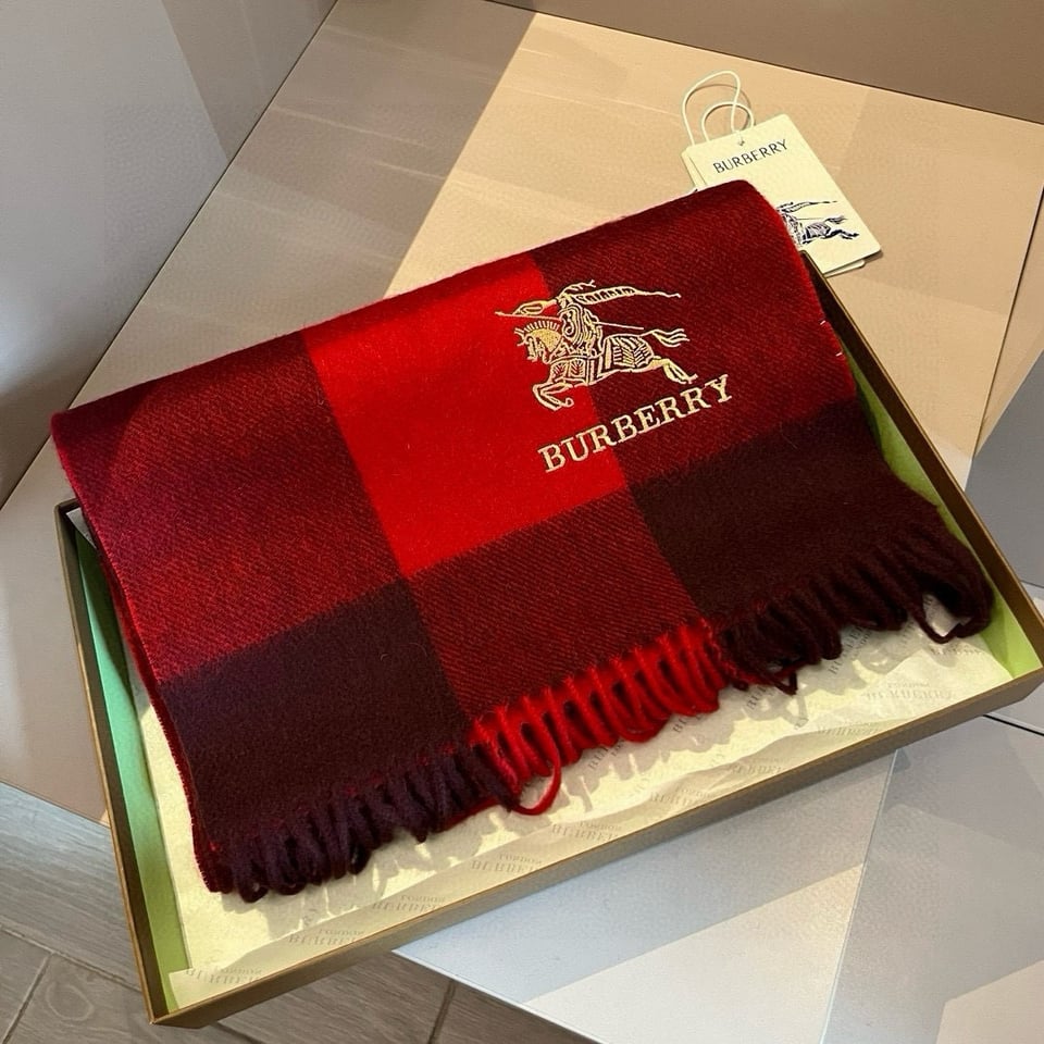 Burberry Cashmere Scarf Checkered Red For Women 180cm view 3