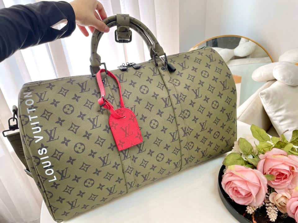Louis Vuitton Keepall Bandouli Re 55 Bag Green 45Cm M23963 view 3