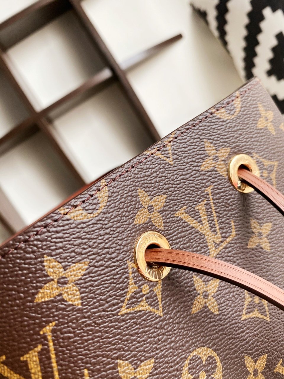 Louis Vuitton N Ono Mm Brown M44887 view 5