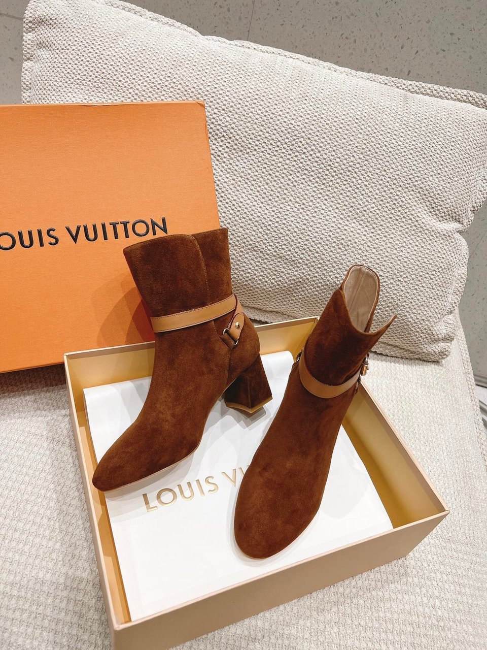 Louis Vuitton Parisienne Ankle Boot Suede Leather Brown view 9