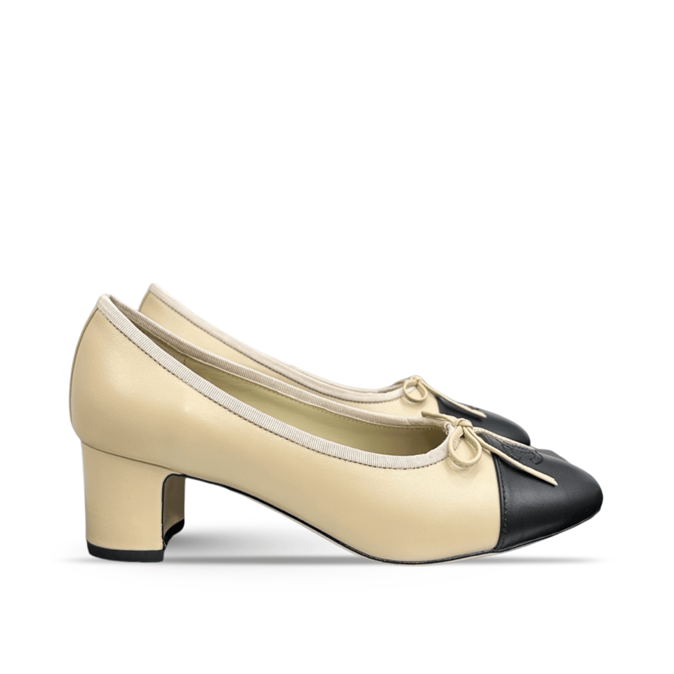 Chanel CC Cap Toe Mid Heel Pumps Beige/Black – Heel 4.5cm view 2
