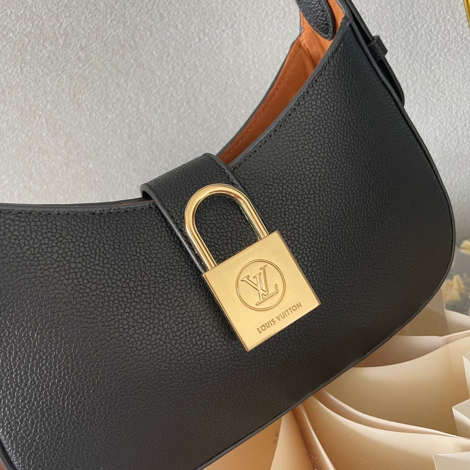 Louis Vuitton Low Key Shoulder Bag Black 25Cm M24611 view 3