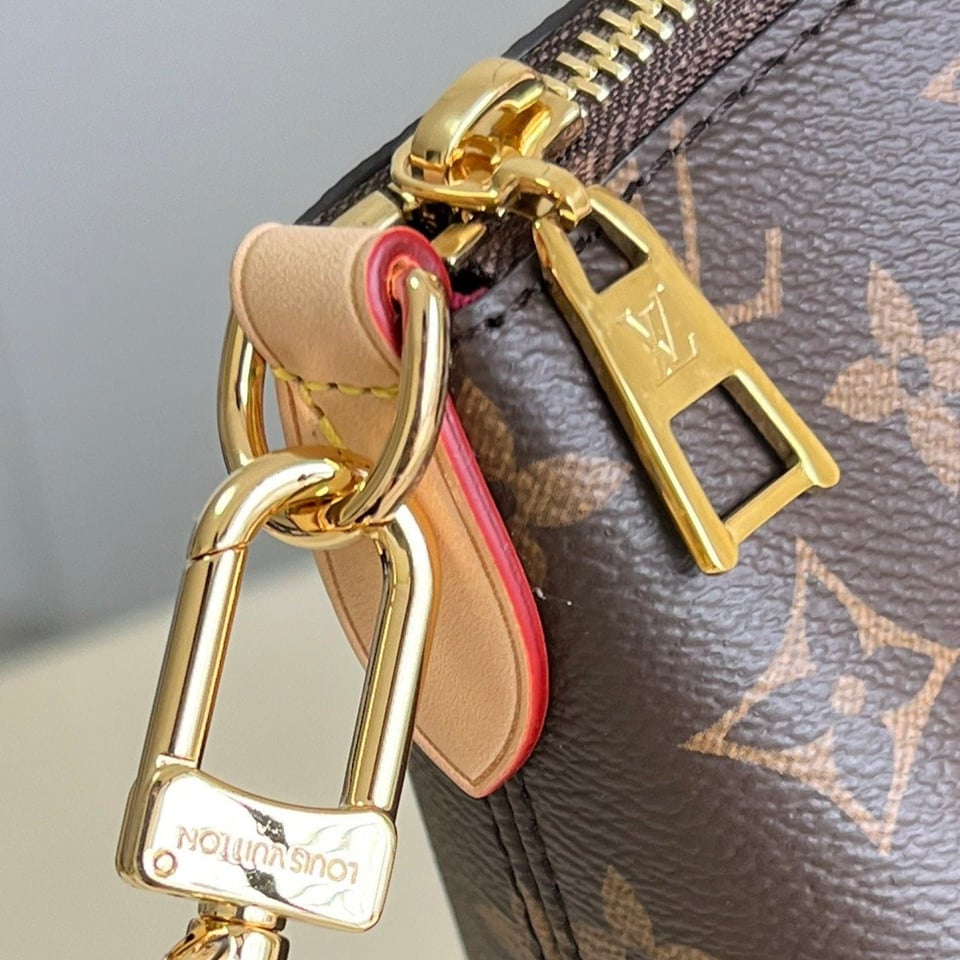 Louis Vuitton Bo Tie Pm 25Cm view 7